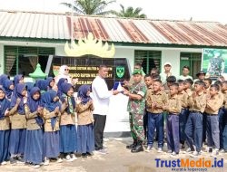 MI muhamadiyah Trimulyo adakan outing class bersama koramil sekampung