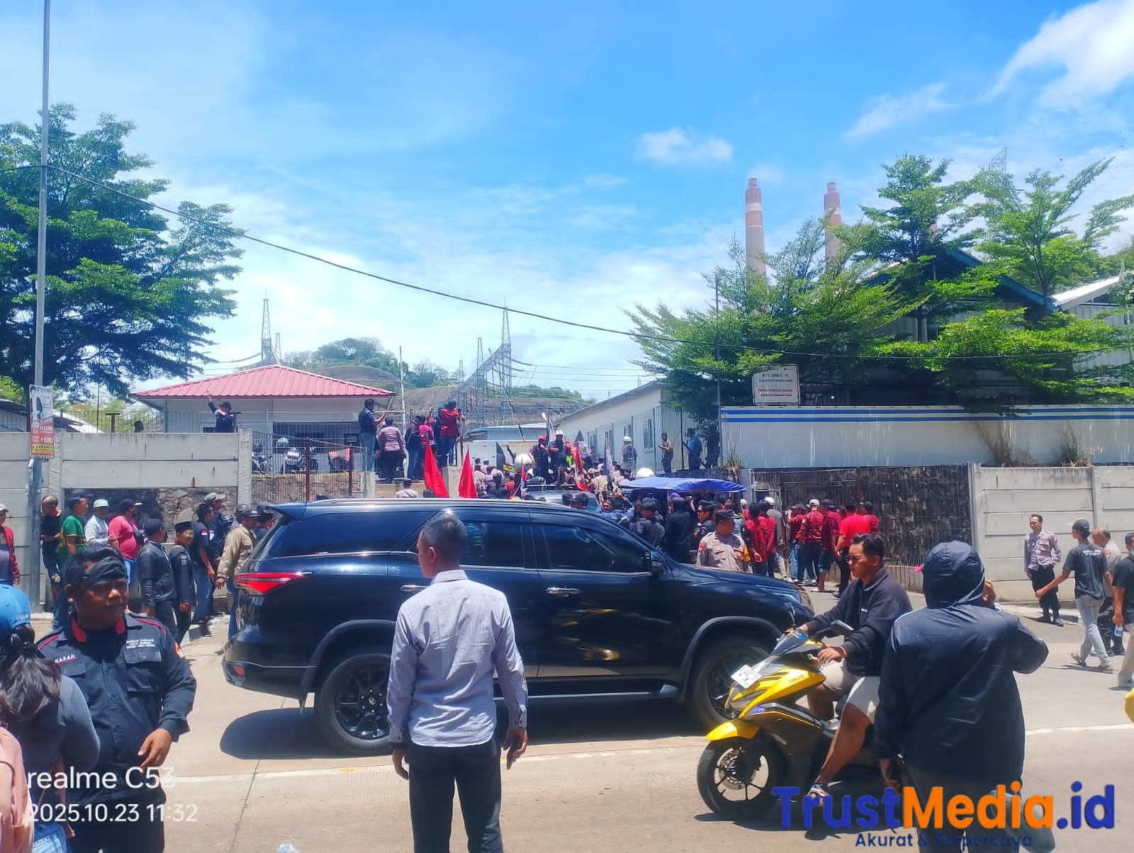 Aliansi Banten Birokrasi Gelar Aksi di PLTU Suralaya, Soroti Dugaan Korupsi dan Diskriminasi Aliansi Banten Birokrasi Gelar Aksi di PLTU Suralaya, Soroti Dugaan Korupsi dan Diskriminasi