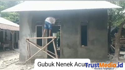 Setelah Viral di Media, Pemdes Karangharja Bedah Rumah Nenek Acun Yang Hidup di Gubuk Reot Setelah Viral di Media, Pemdes Karangharja Bedah Rumah Nenek Acun Yang Hidup di Gubuk Reot