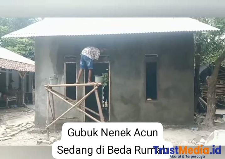 Setelah Viral di Media, Pemdes Karangharja Bedah Rumah Nenek Acun Yang Hidup di Gubuk Reot Setelah Viral di Media, Pemdes Karangharja Bedah Rumah Nenek Acun Yang Hidup di Gubuk Reot