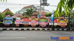 ‎Karangan Bunga Banjiri Pelantikan Pengurus PWI Pusat di Monumen Pers Solo