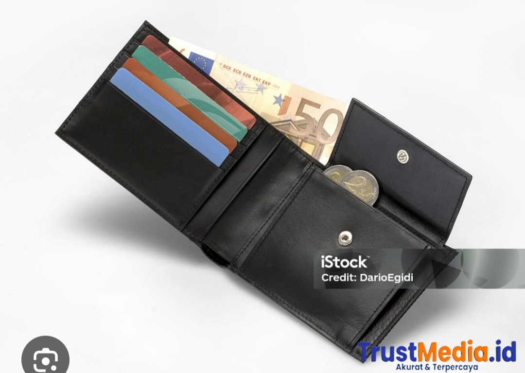 Berita kehilangan atau tercecer sebuah dompet