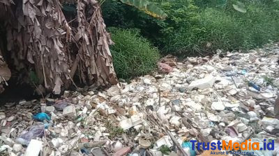 Irigasi Sekunder Dipenuhi Sampah, Aktivis Lingkungan Desak Pemerintah Bertindak