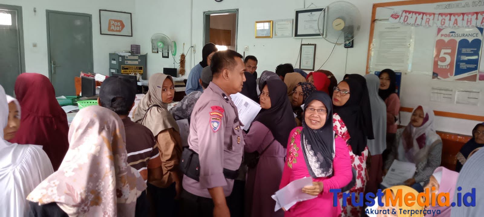 Pencairan perdana BLTS kesra untuk kecamatan sekampung mulai dicairkan