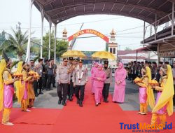 Kapolres Lhokseumawe Sambut Kapolda Aceh, Sampaikan Arahan dan Serahkan Bingkisan kepada Mantan Kombatan GAM