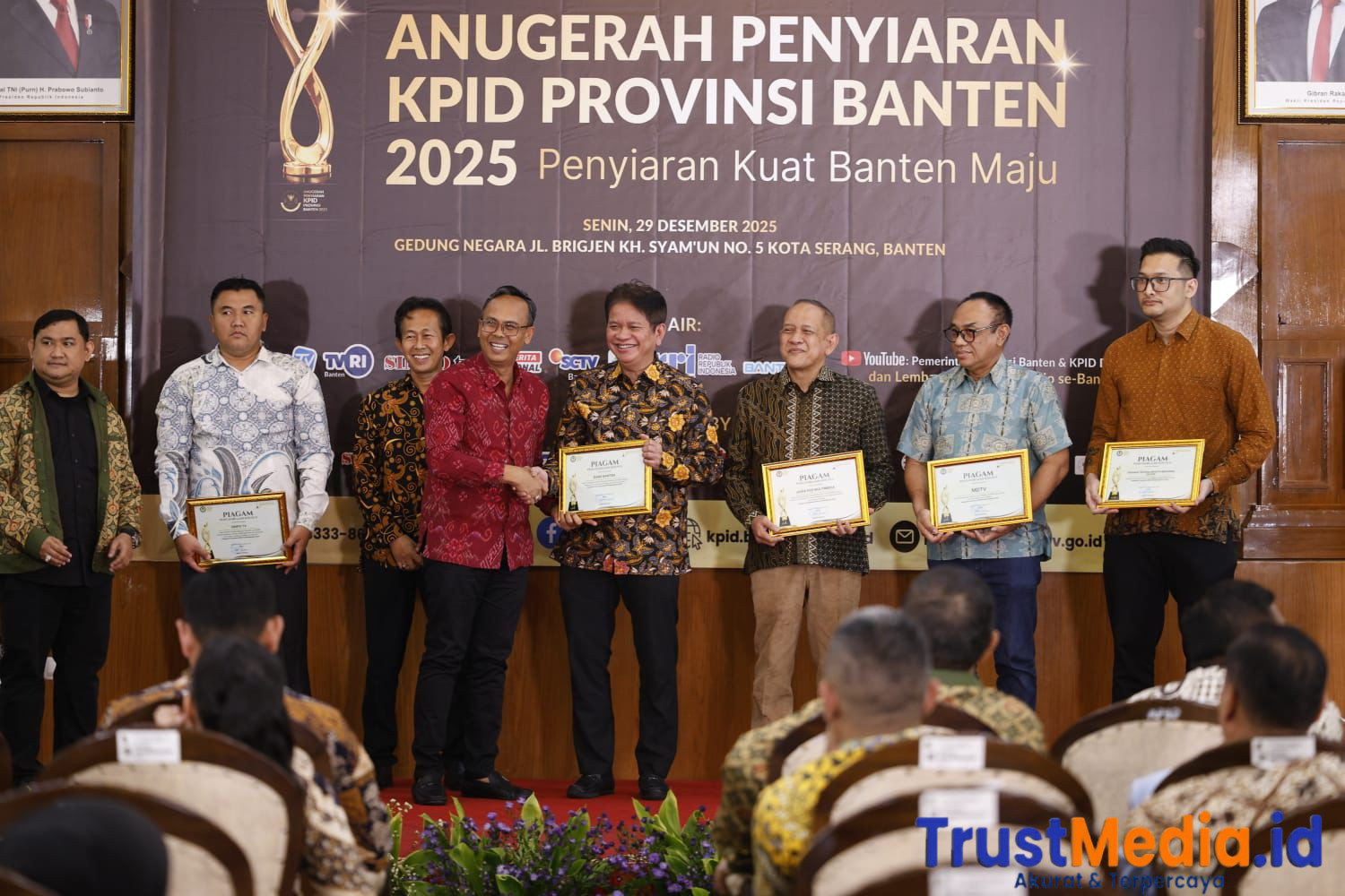 Konsisten Terapkan Transparansi dan Dukung Industri Penyiaran, Bank Banten Raih Penghargaan KPID
