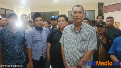 Warga Griya Hasanah Kalijaya Desak Kejelasan, Komisi III DPRD Kabupaten Bekasi Siap Sidak Warga Griya Hasanah Kalijaya Desak Kejelasan, Komisi III DPRD Kabupaten Bekasi Siap Sidak