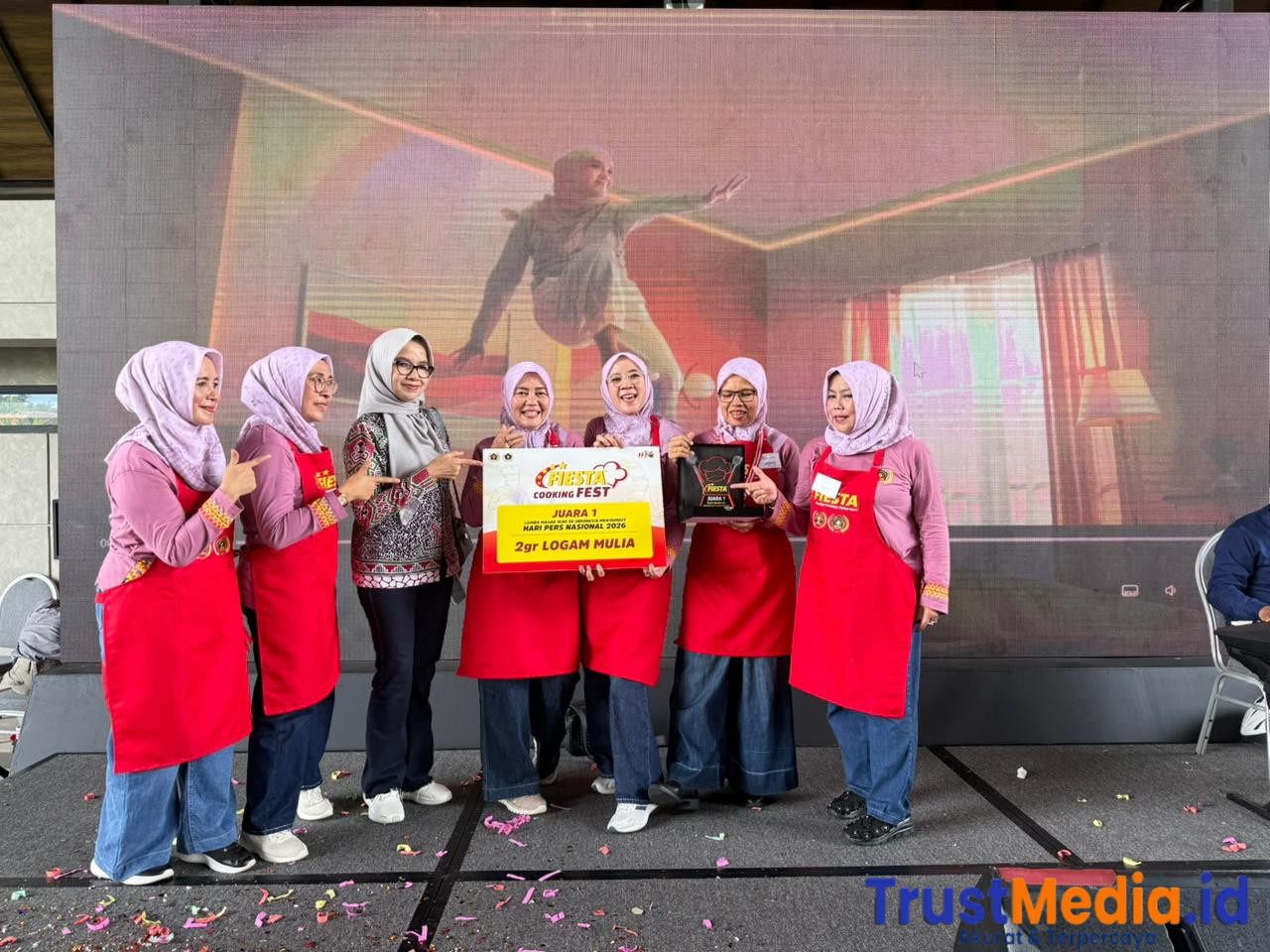 Pindang Sosis Tugu Adipura Hantarkan IKWI Lampung Raih Gelar Juara