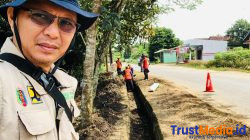 Ruas Jalan Tertimbun Tanah, UPTD Bina Marga Provinsi Lampung Wilayah IV Segera Perbaiki