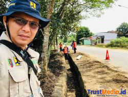 Ruas Jalan Tertimbun Tanah, UPTD Bina Marga Provinsi Lampung Wilayah IV Segera Perbaiki
