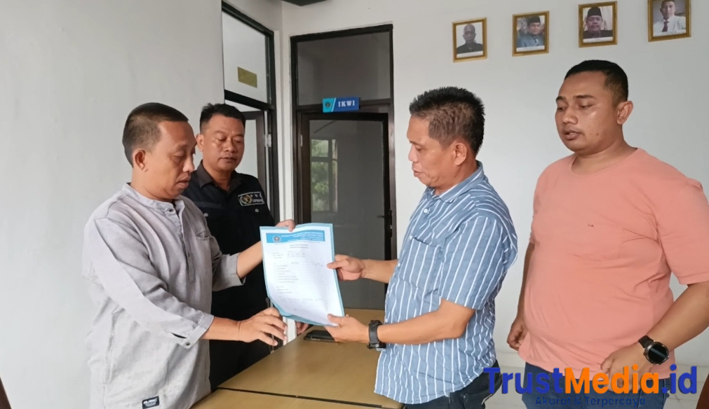 Muklis Kembalikan Berkas Pencalonan Ketua PWI Lampung Timur, Dinyatakan Sah