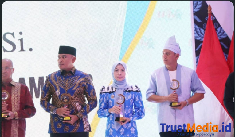 Bupati Serang Ratu Zakiyah Raih Penghargaan Golden Award PWI di Acara HPN 2026
