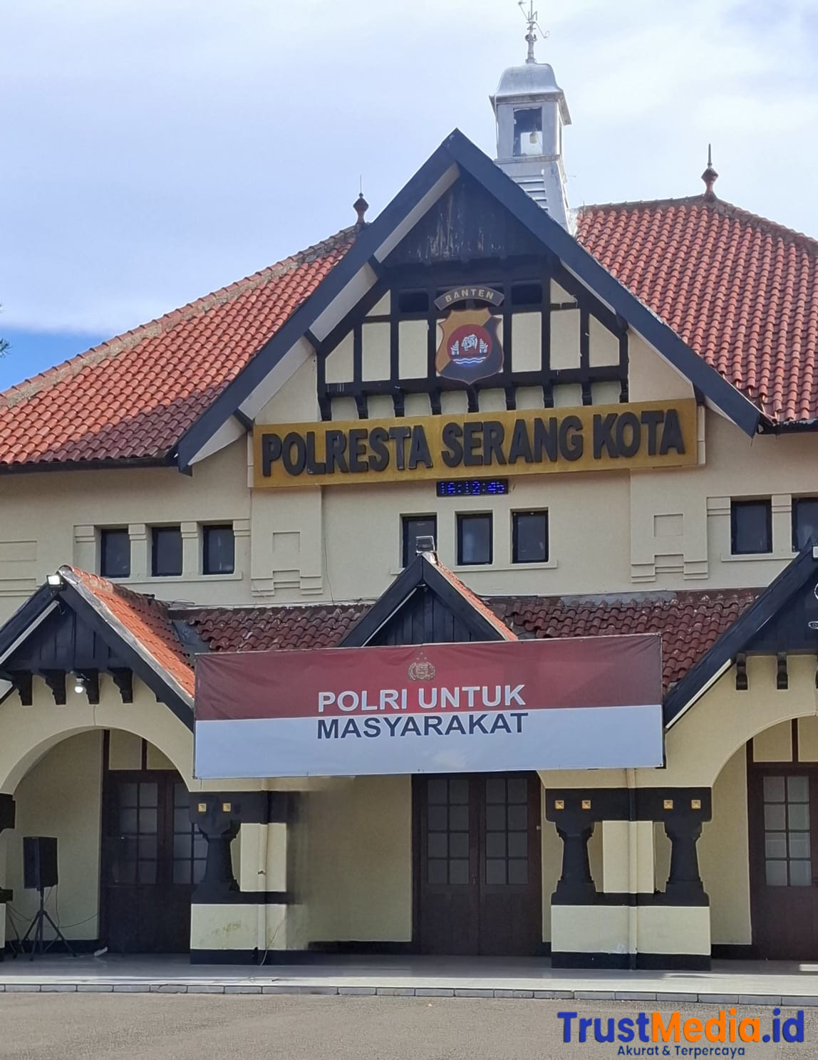 Polisi Gadungan” melakukan penipuan perkara dengan mengaku sebagai Buser Personel Polresta Serang Kota