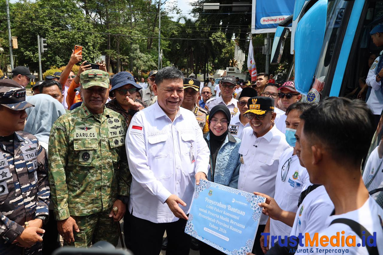 Wujud Kepedulian, Bank Banten Hadir Saat Keberangkatan Peserta Mudik Bersama 2026