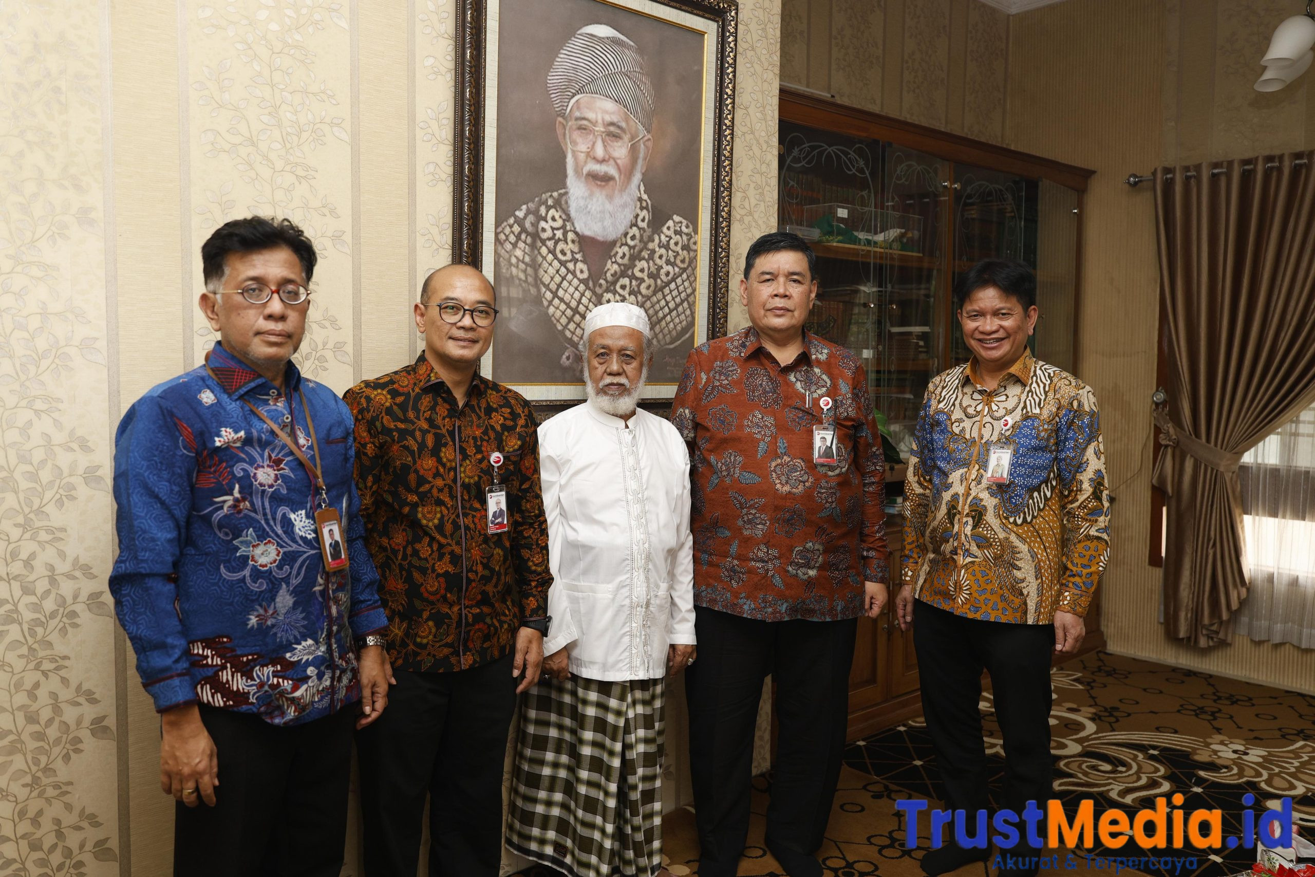 Bank Banten Silaturahmi dan Halalbihalal Bersama Abuya Muhtadi serta Abuya Murtadho