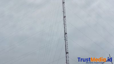Warga tolak Bangunan tower Station Radio dan Izin  Dipertanyakan  