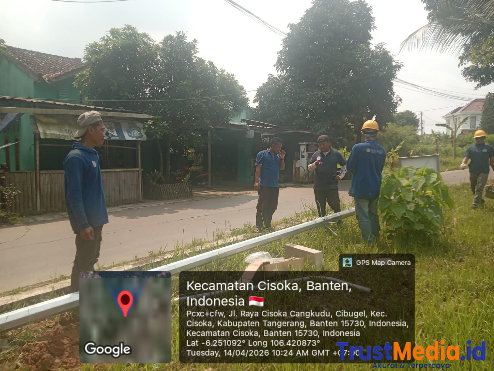Masyarakat desa Cibugel sangat merata dalam pelaksanaannya infrastruktur maupun non infrastruktur.