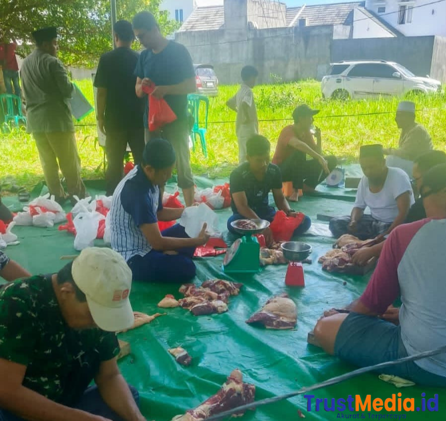 PT Sarana Global Quarry Serahkan Sapi Kurban, Iduladha di Banjar Agung Kian Penuh Kebersamaan