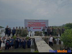 Dekan Unhan RI Mayjen TNI Dr. Oktaheroe Ramsi, S.I.P., M.Sc. Pimpin Langsung Penanaman Mangrove di Pesawaran