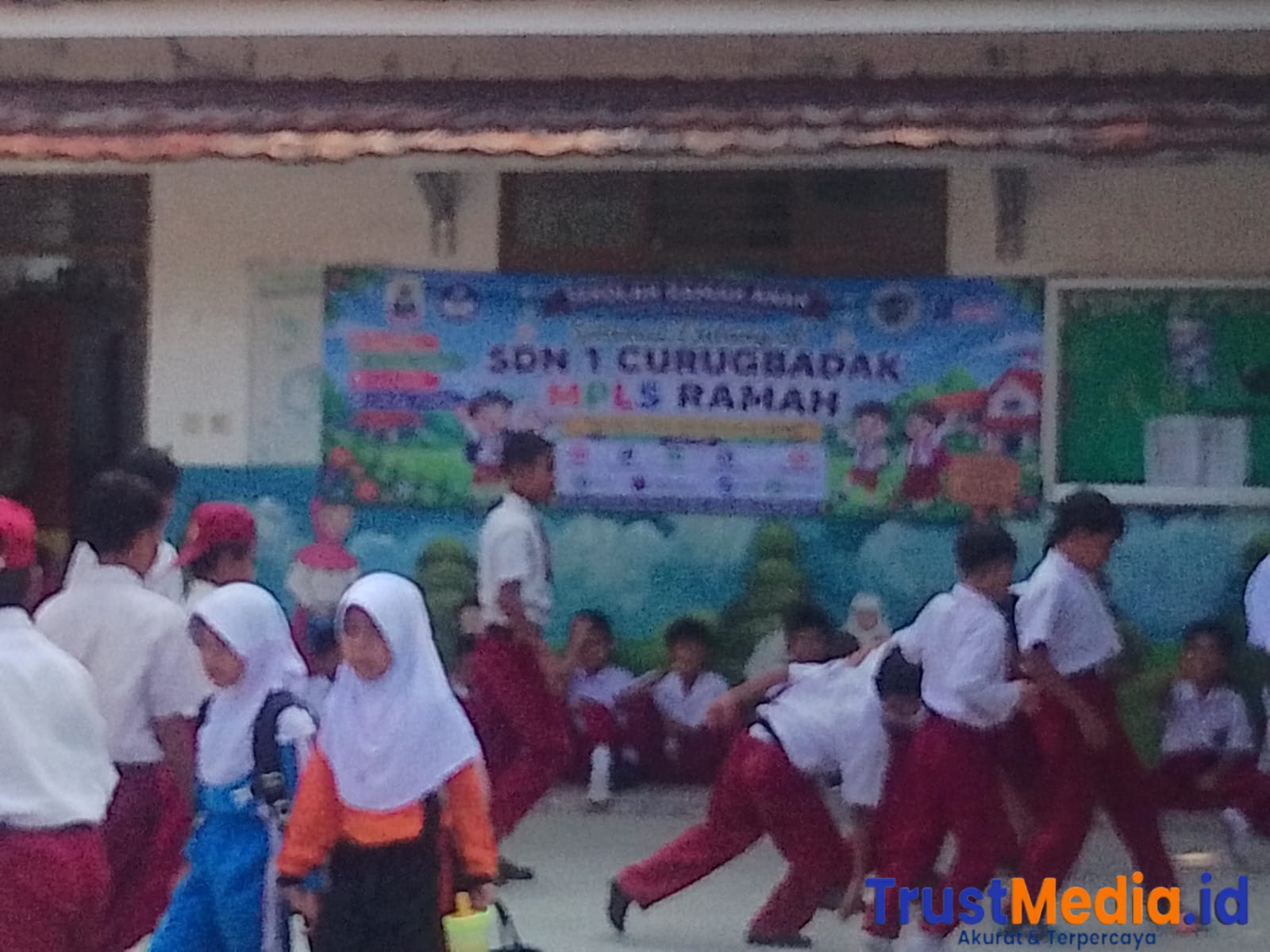 Sambut Siswa Baru, SDN 1 Curug Badak Maja Gelar MPLS dengan Tema “Ramah, Ceria, Berkarakter.